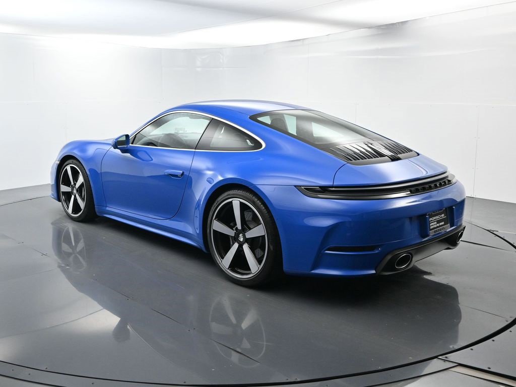 Used 2025 Porsche 911 Carrera image 3