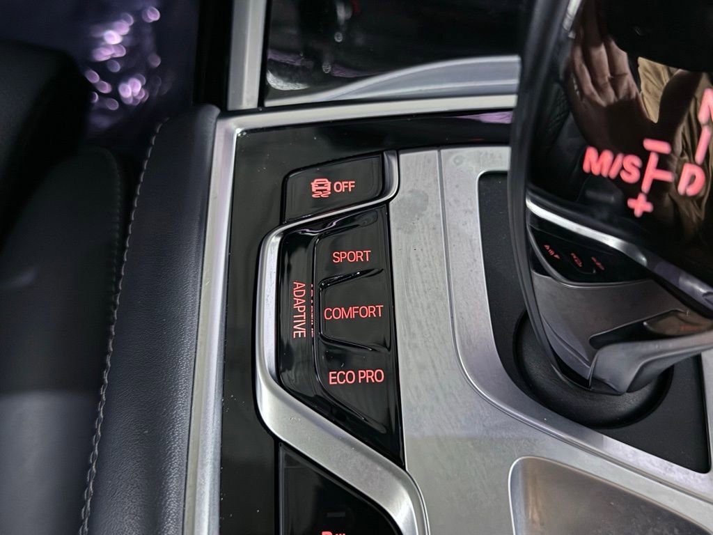 Used 2022 BMW 750i xDrive w/ Luxury Rear Seating Package image 35