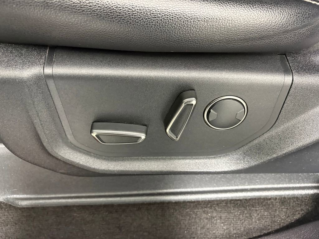 Used 2018 Ford F150 Raptor w/ Equipment Group 802A Luxury image 15