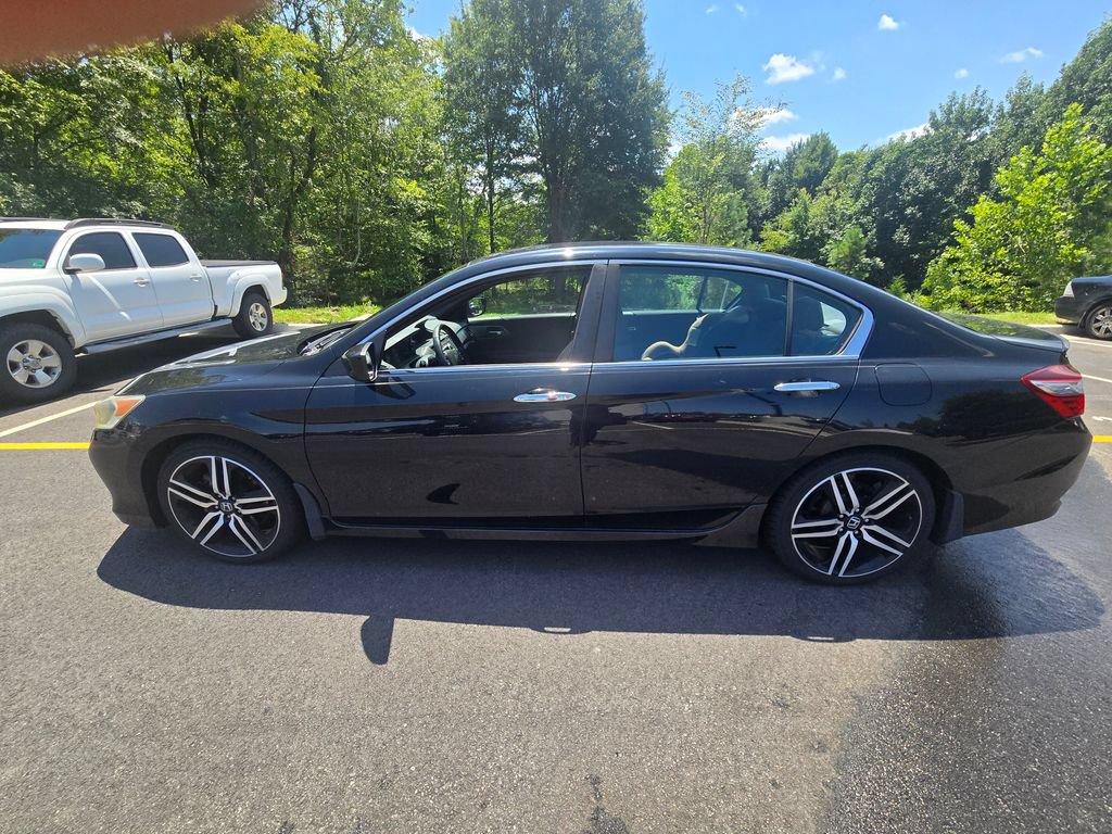 Used 2017 Honda Accord Sport image 5