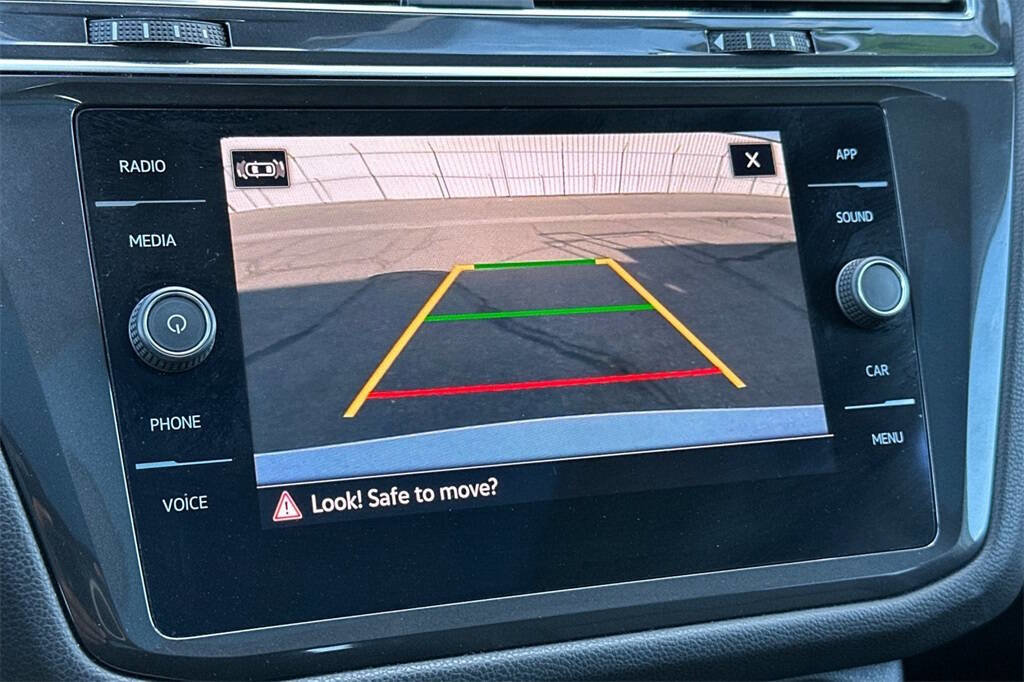 Used 2022 Volkswagen Tiguan SE image 20