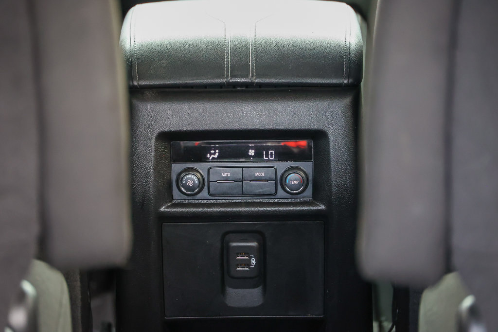 Used 2023 Chevrolet Traverse LT FWD image 44