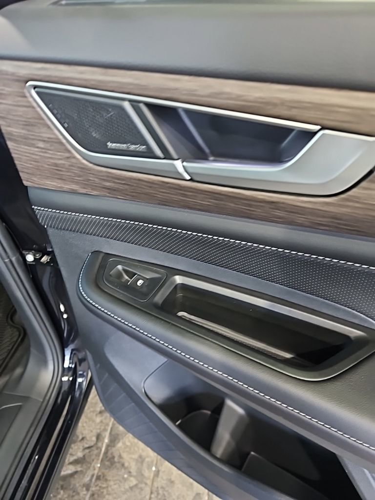 New 2026 Volkswagen Atlas SEL Premium R-Line image 16