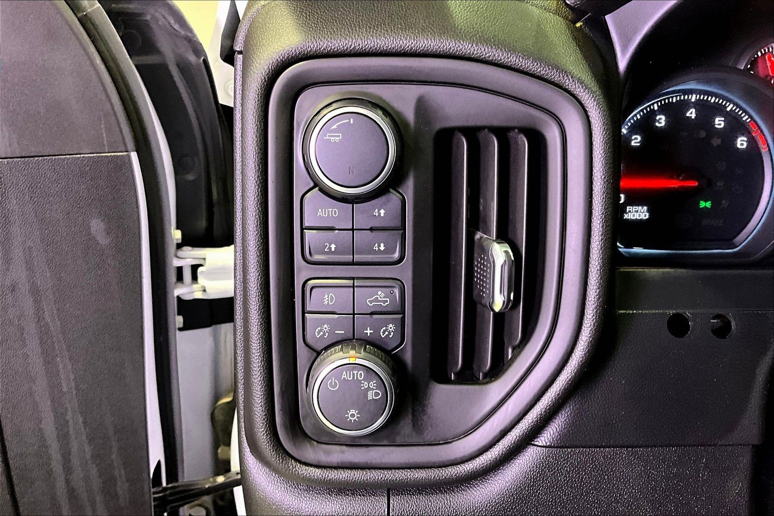 Used 2020 Chevrolet Silverado 1500 W/T w/ WT Convenience Package AWD/4WD image 18