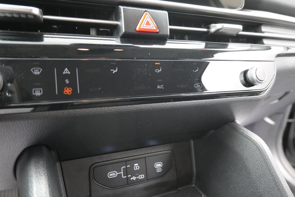 Used 2026 Kia Sportage LX FWD image 36
