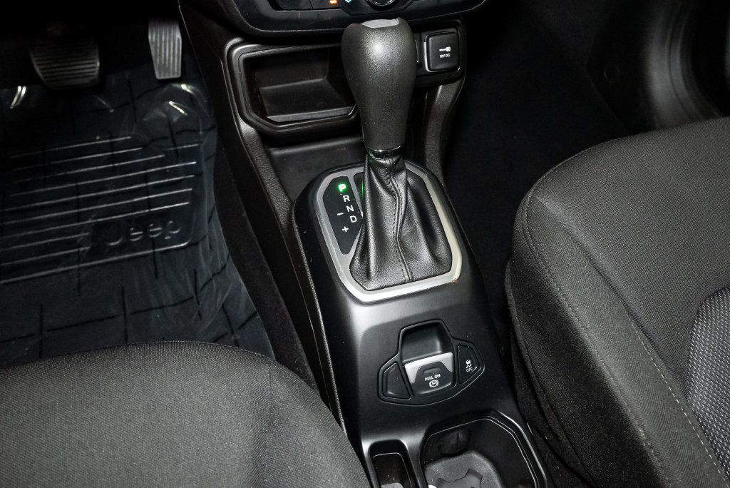 Used 2021 Jeep Renegade Sport FWD image 19
