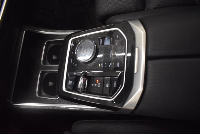Used 2024 BMW 740i xDrive w/ Executive Package AWD/4WD image 29