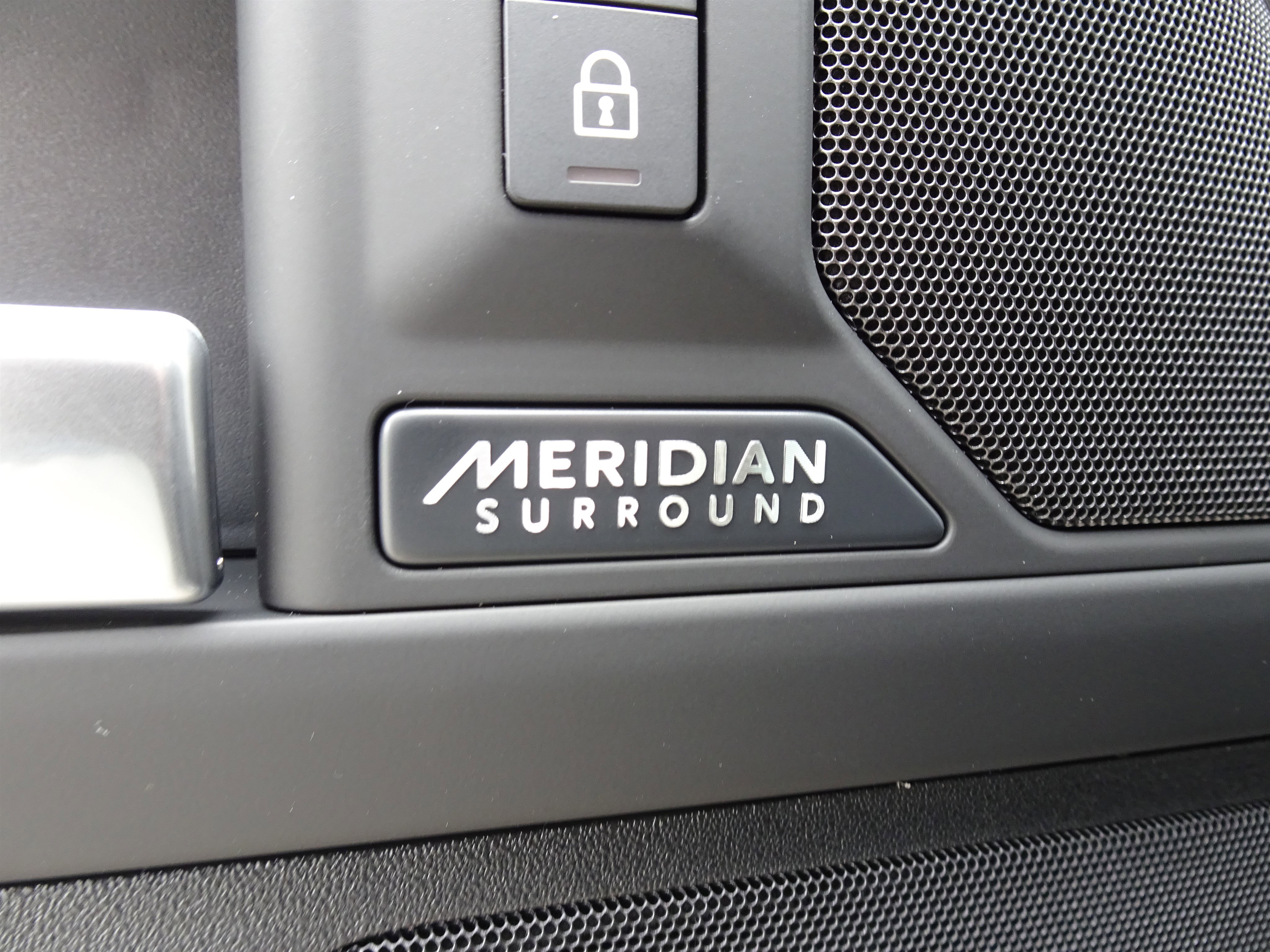 New 2026 Land Rover Defender 110 X-Dynamic SE AWD/4WD image 21