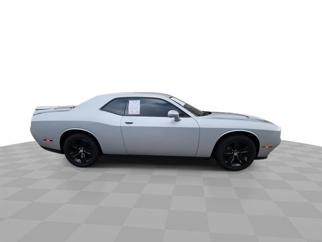 Used 2021 Dodge Challenger SXT w/ Driver Convenience Group image 9