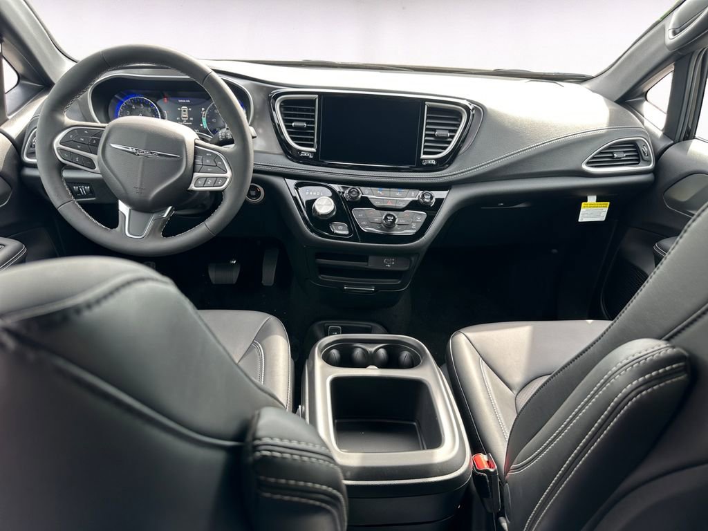 New 2026 Chrysler Pacifica Select image 10