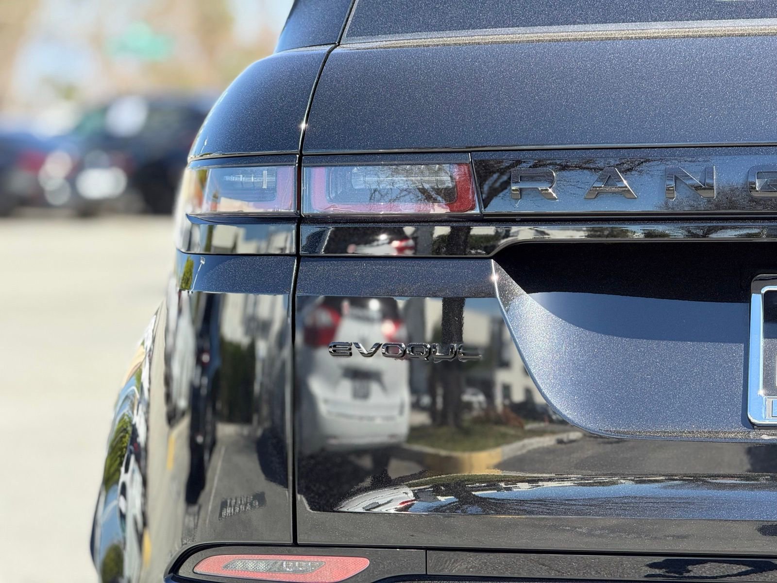 Used 2023 Land Rover Range Rover Evoque R-Dynamic S image 16