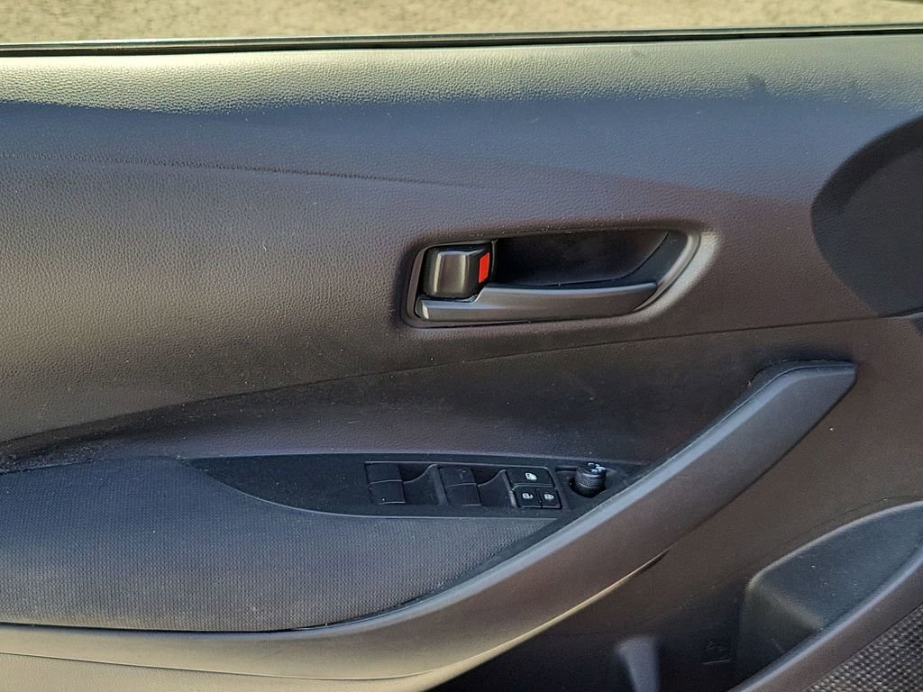 Used 2022 Toyota Corolla LE image 15