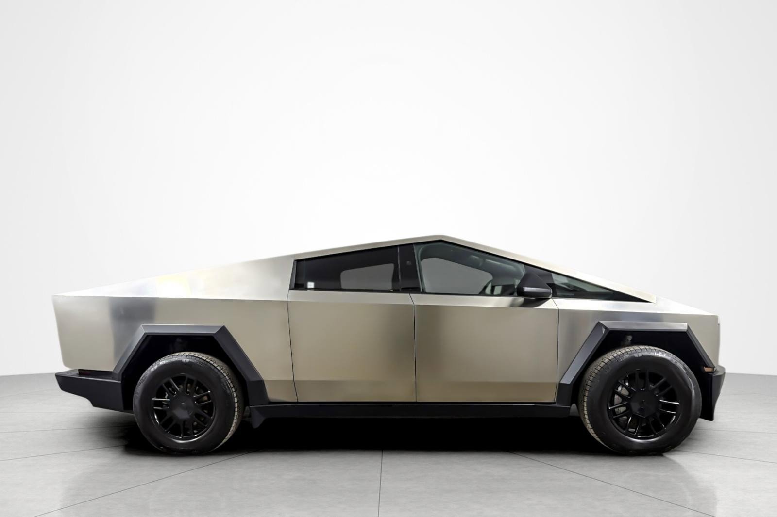 Used 2025 Tesla Cybertruck AWD Crew Cab image 6