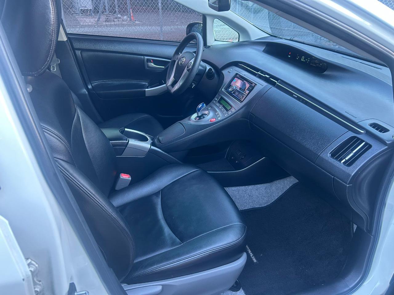 Used 2015 Toyota Prius Four FWD image 16