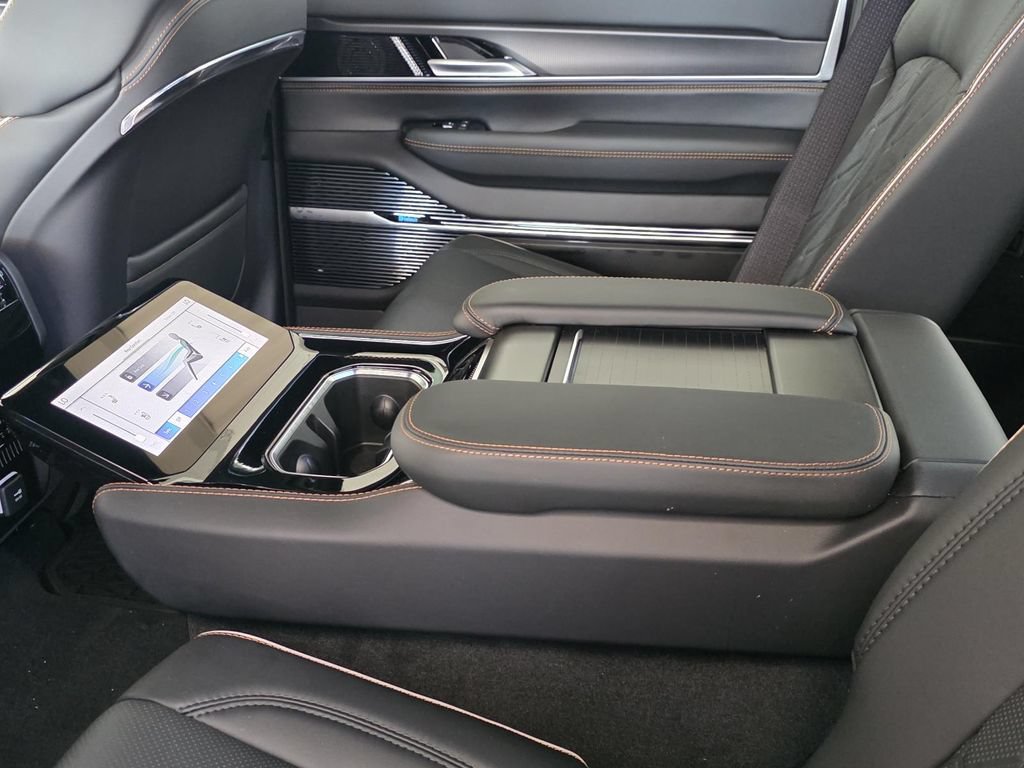 New 2026 Jeep Grand Wagoneer L Summit AWD/4WD image 11
