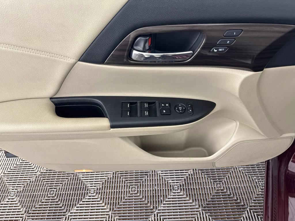 Used 2017 Honda Accord EX-L image 20