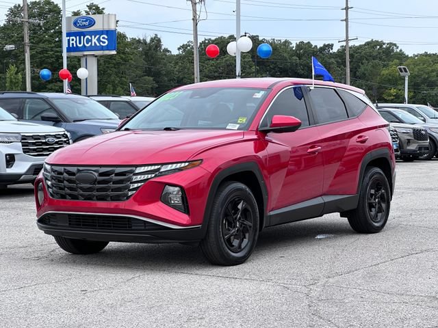 Used 2023 Hyundai Tucson SE AWD/4WD image 3