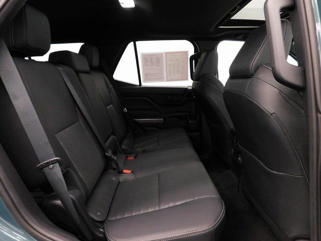 Used 2025 Toyota 4Runner TRD Off-Road Premium image 32