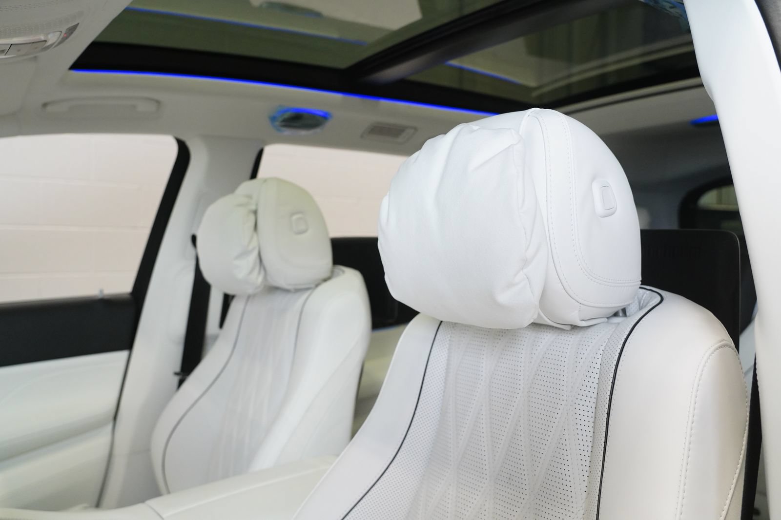 New 2026 Mercedes-Benz Maybach GLS 600 4MATIC image 15