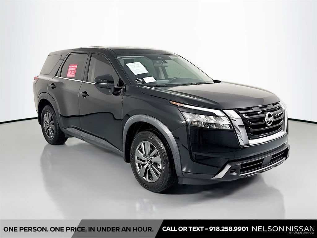 Certified 2022 Nissan Pathfinder S FWD image 3