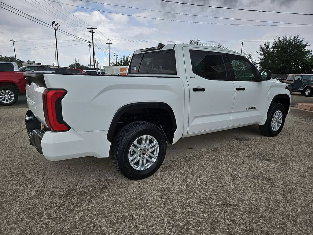 Used 2022 Toyota Tundra SR5 AWD/4WD image 8