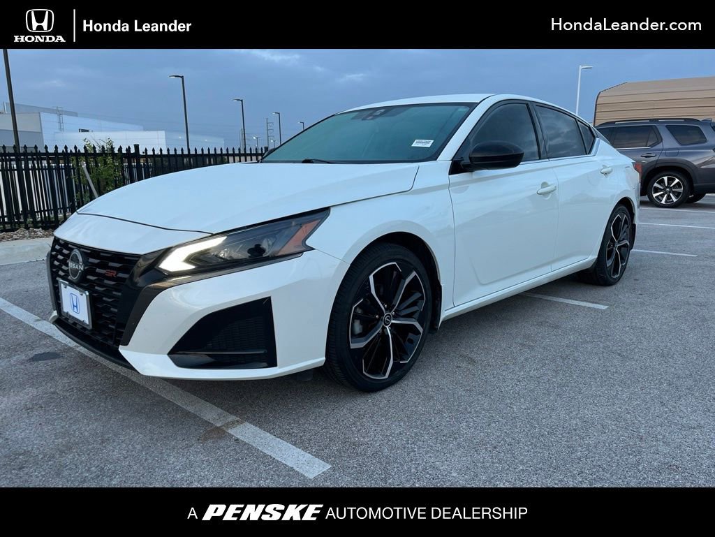Used 2023 Nissan Altima 2.5 SR FWD image 1