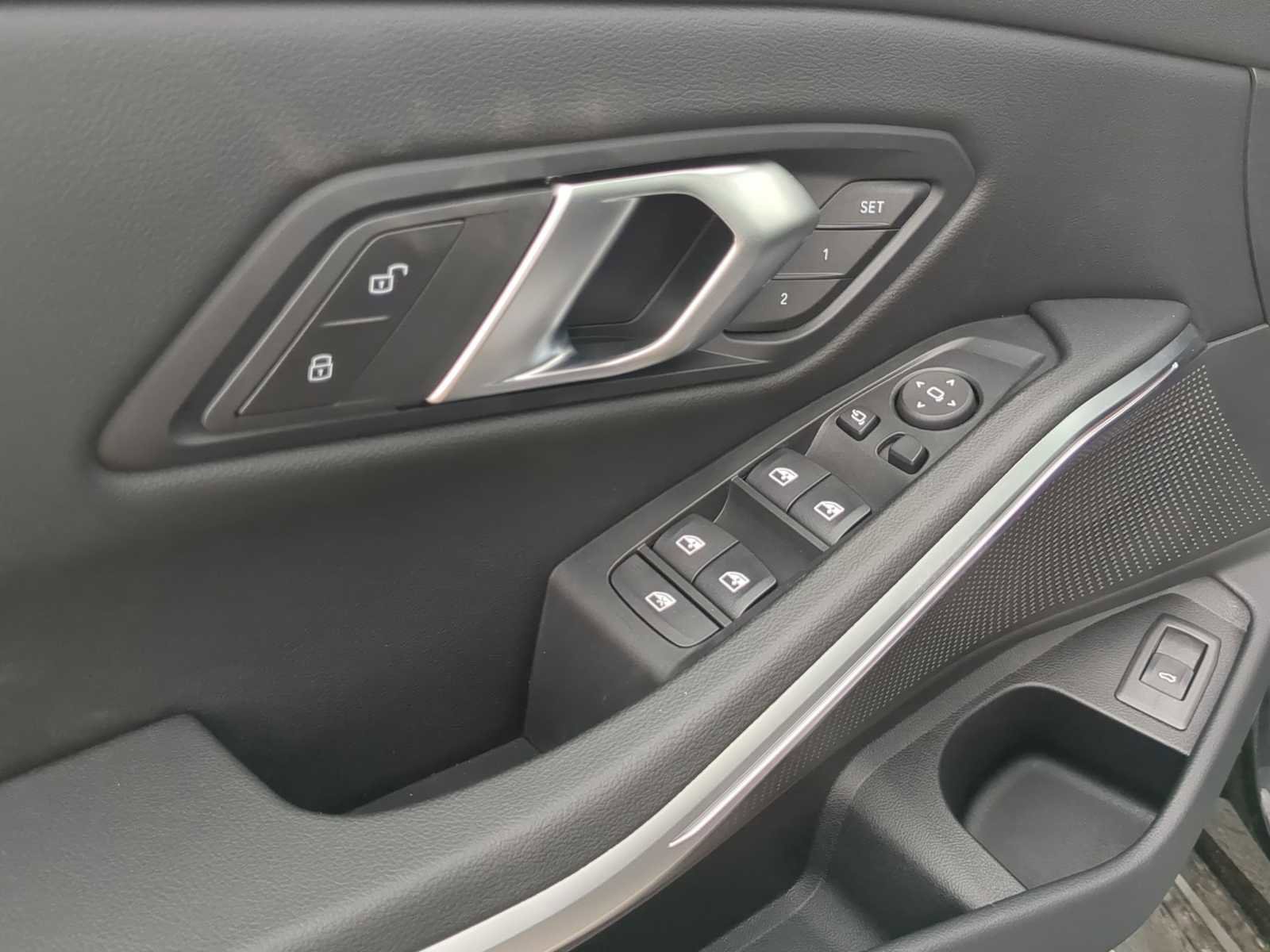 Used 2025 BMW 330i xDrive Sedan w/ Convenience Package image 18