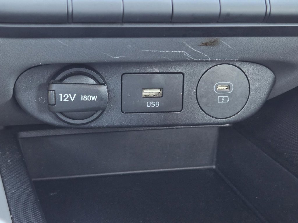 Used 2024 Hyundai Elantra SEL FWD image 29