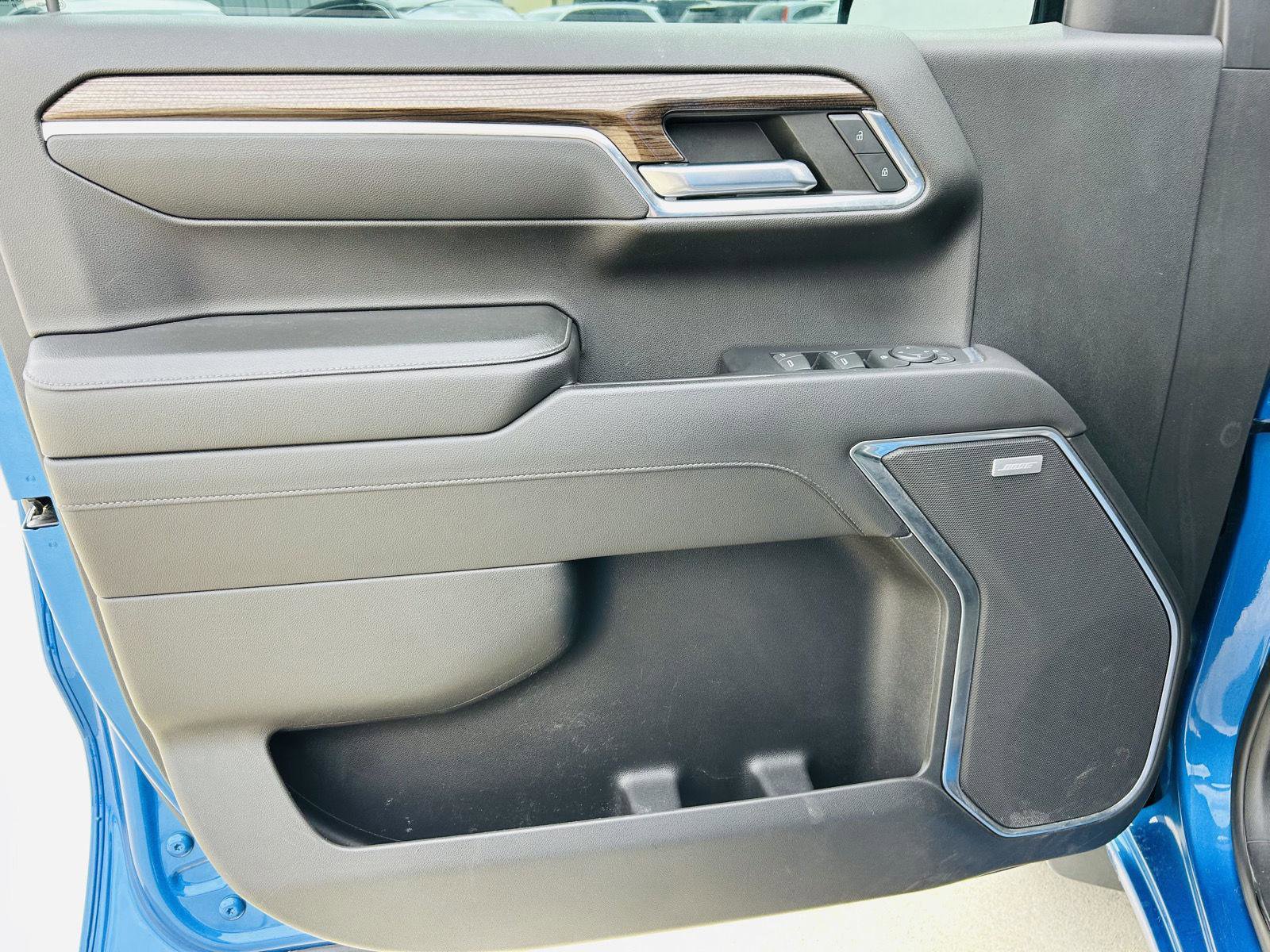 Used 2022 Chevrolet Silverado 1500 LT Trail Boss w/ LT Trail Boss Premium Package image 16