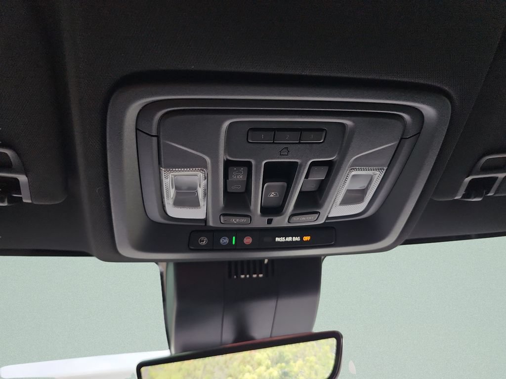 Used 2026 Chevrolet Silverado 1500 High Country w/ High Country Premium Package AWD/4WD image 15