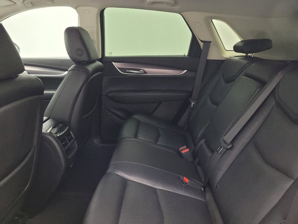 Used 2017 Cadillac XT5 Luxury w/ Driver Awareness Package FWD image 18
