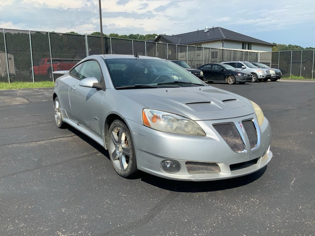 Used 2009 Pontiac G6 GXP w/ Sun And Sound Package FWD image 2