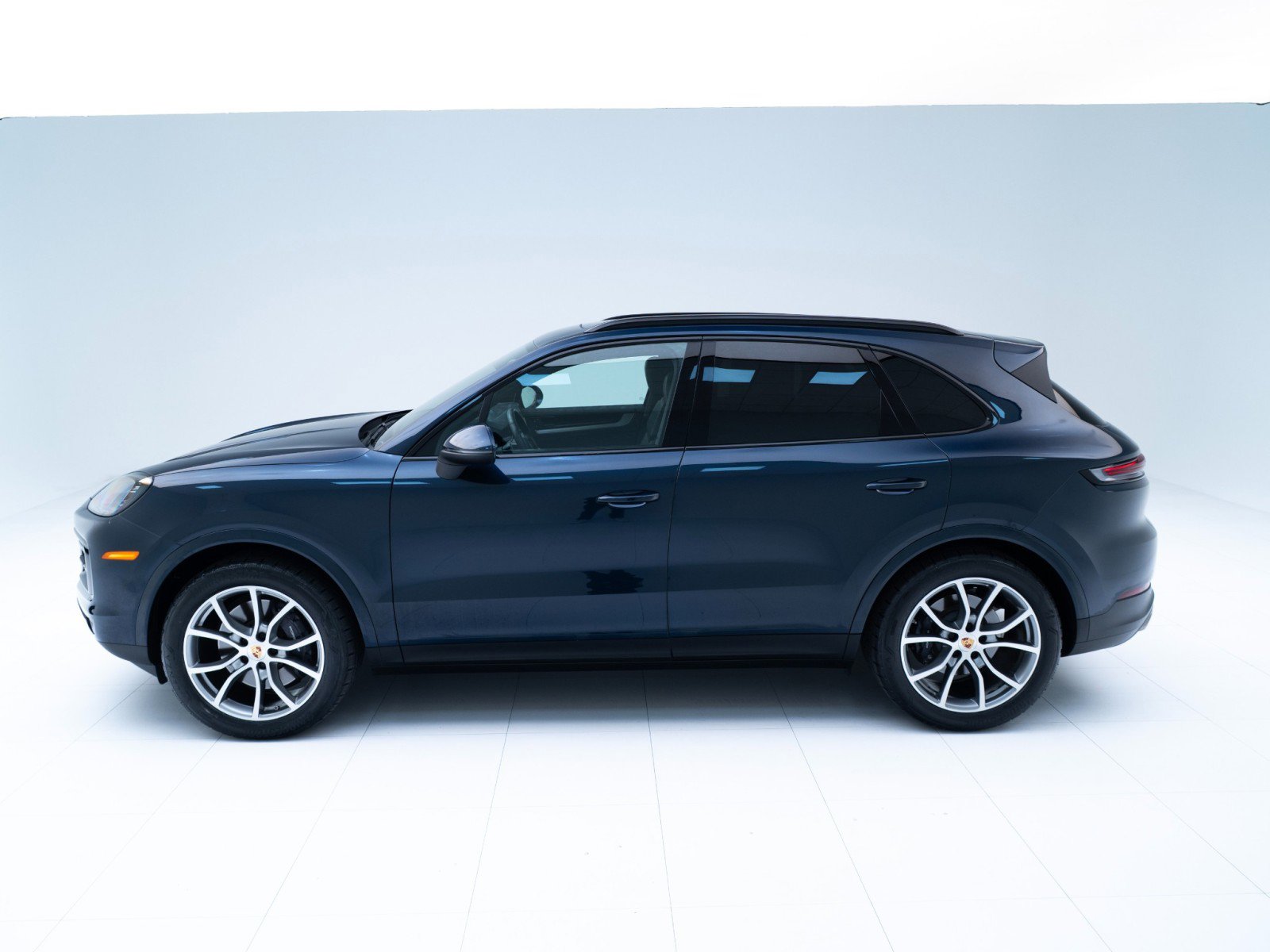Certified 2024 Porsche Cayenne image 2