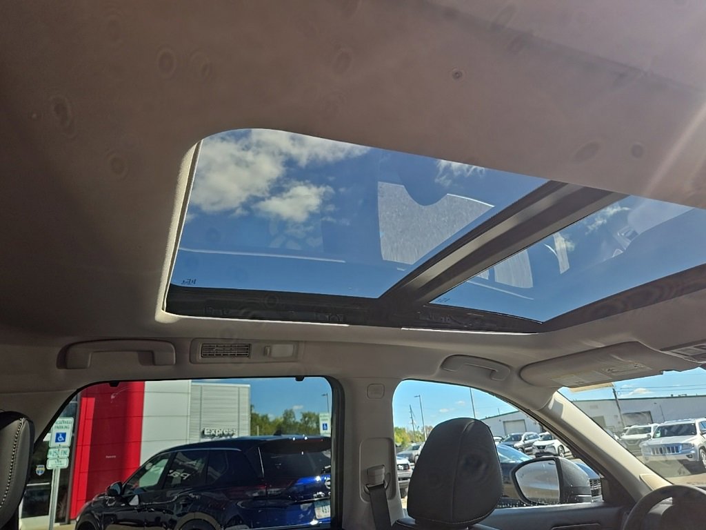 New 2025 Nissan Pathfinder SL image 39