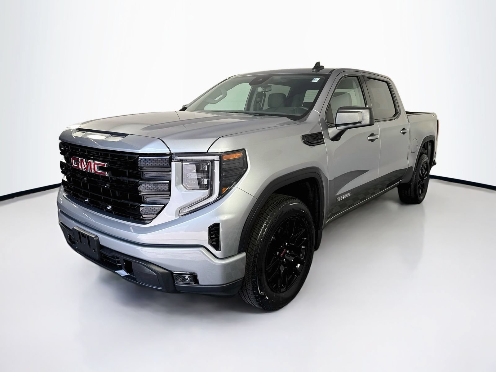 Used 2023 GMC Sierra 1500 Elevation AWD/4WD image 3