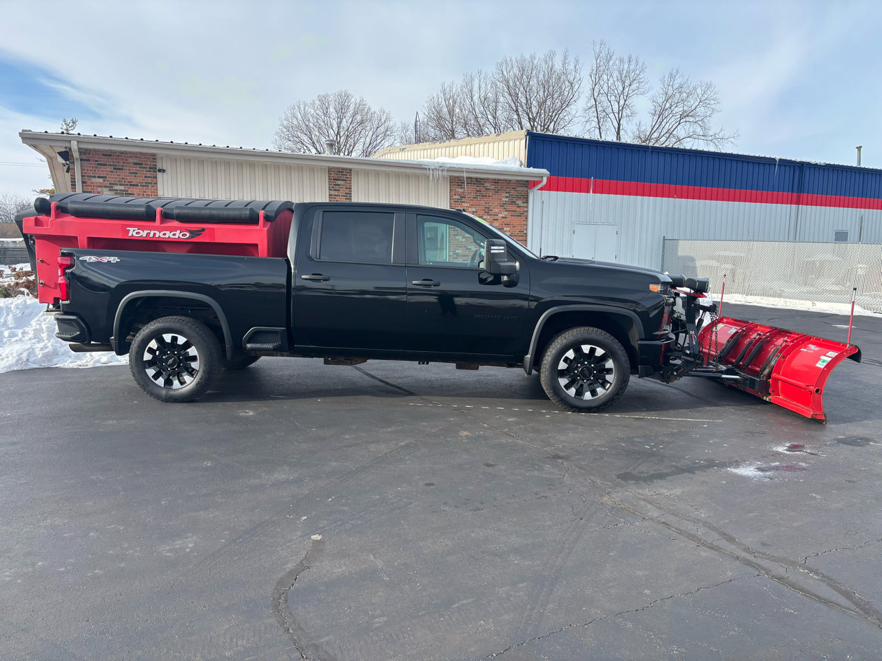Used 2020 Chevrolet Silverado 2500 Custom w/ Custom Value Package image 2
