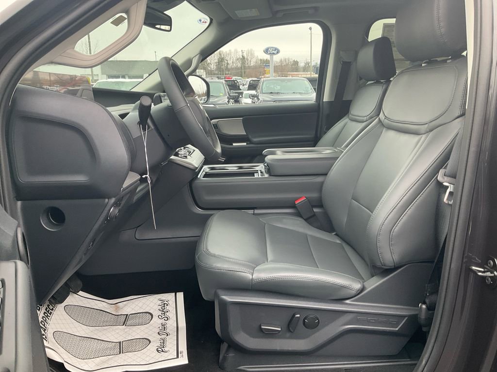 New 2026 Ford Expedition Active image 16