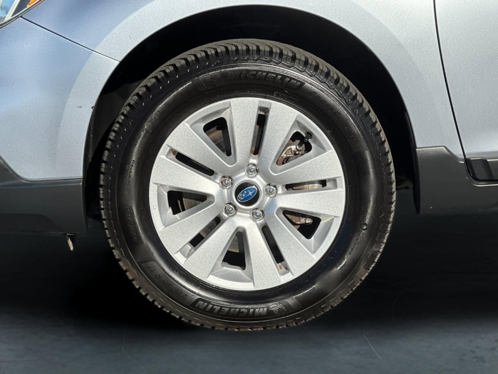 Used 2017 Subaru Outback 2.5i Premium image 24