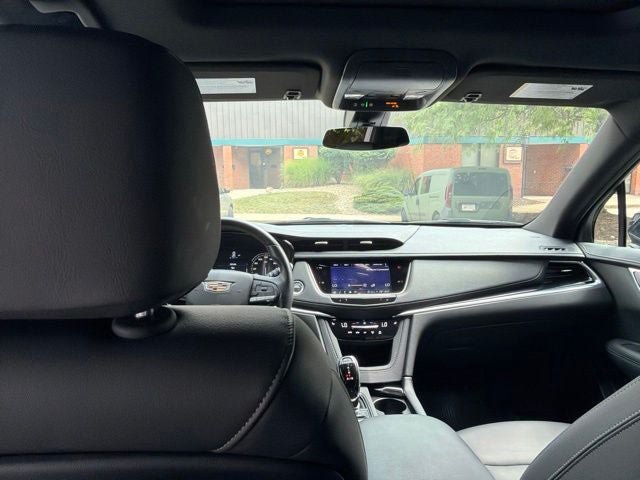 Certified 2025 Cadillac XT6 Luxury AWD/4WD image 18