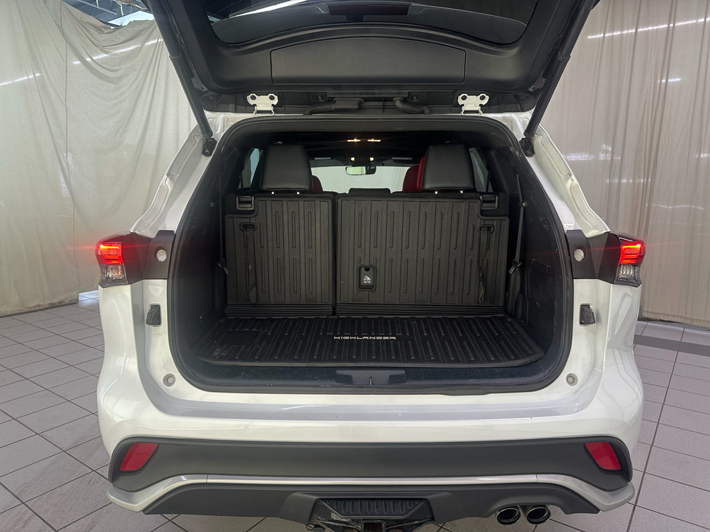 Used 2022 Toyota Highlander XSE AWD/4WD image 8