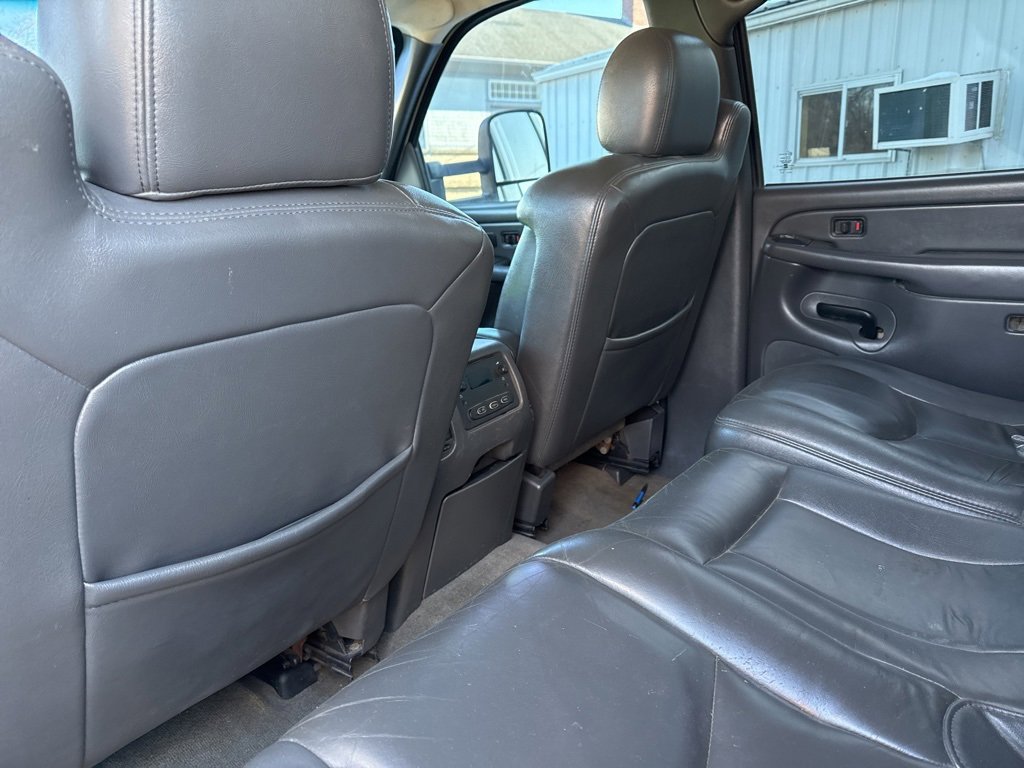 Used 2004 Chevrolet Silverado 2500 LT w/ Heavy-Duty Power Package image 13