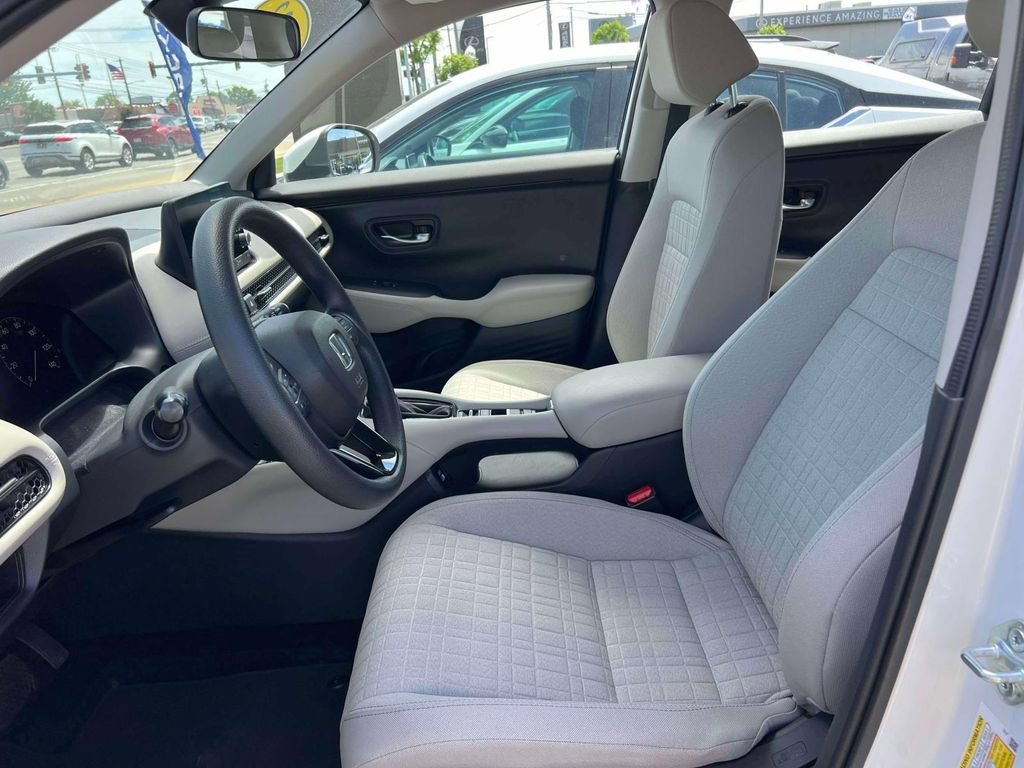 Used 2023 Honda HR-V LX image 13