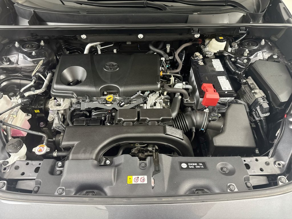 Used 2021 Toyota RAV4 LE AWD/4WD image 27