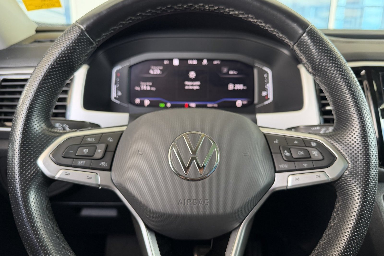 Used 2022 Volkswagen Atlas SEL Premium AWD/4WD image 28
