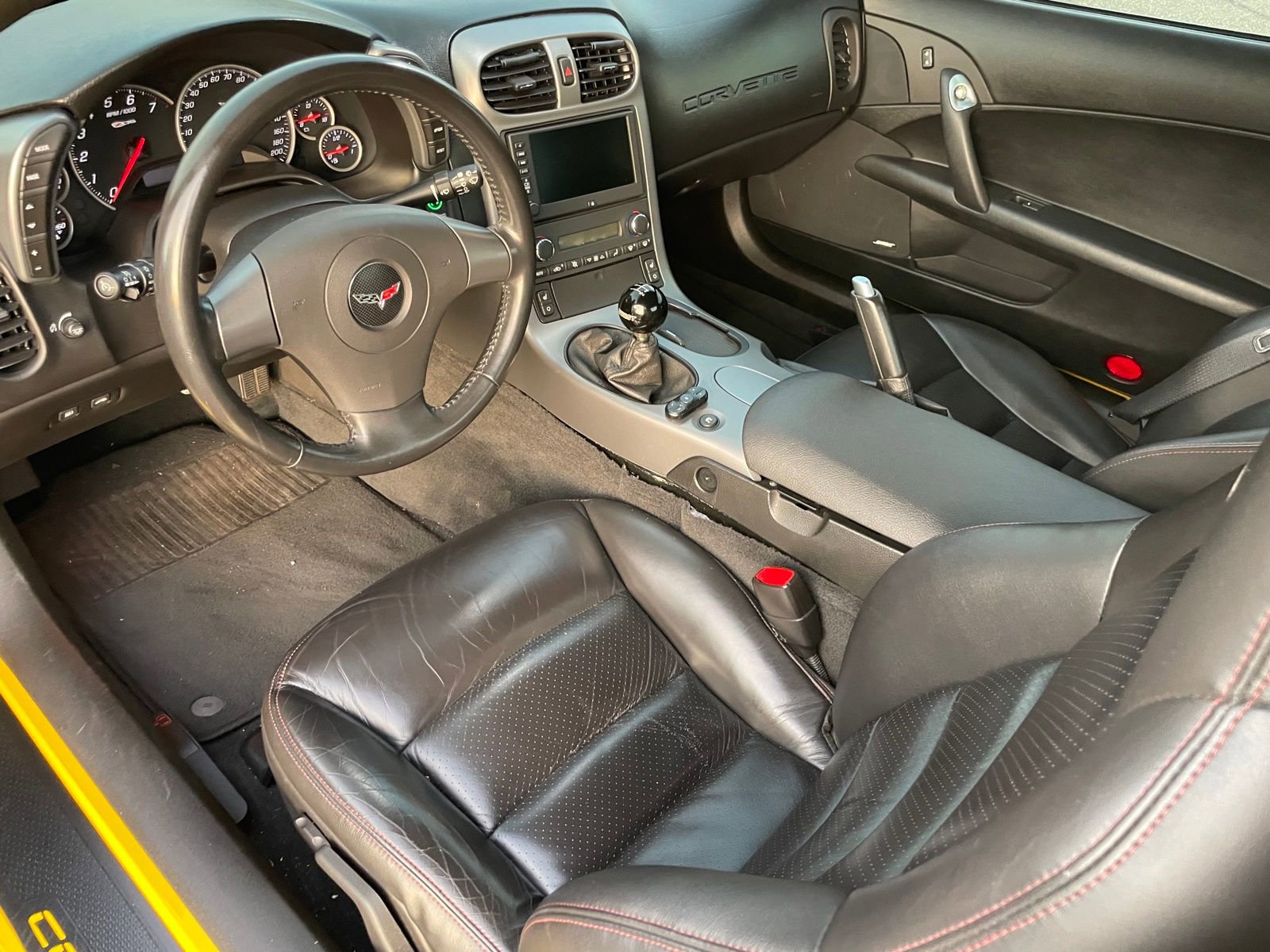 Used 2006 Chevrolet Corvette Z06 w/ Preferred Equipment Group RWD image 16
