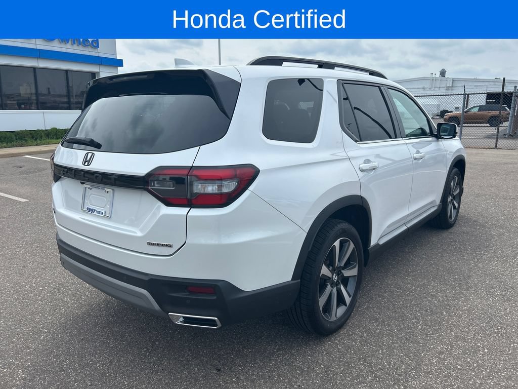 Certified 2023 Honda Pilot Touring image 9