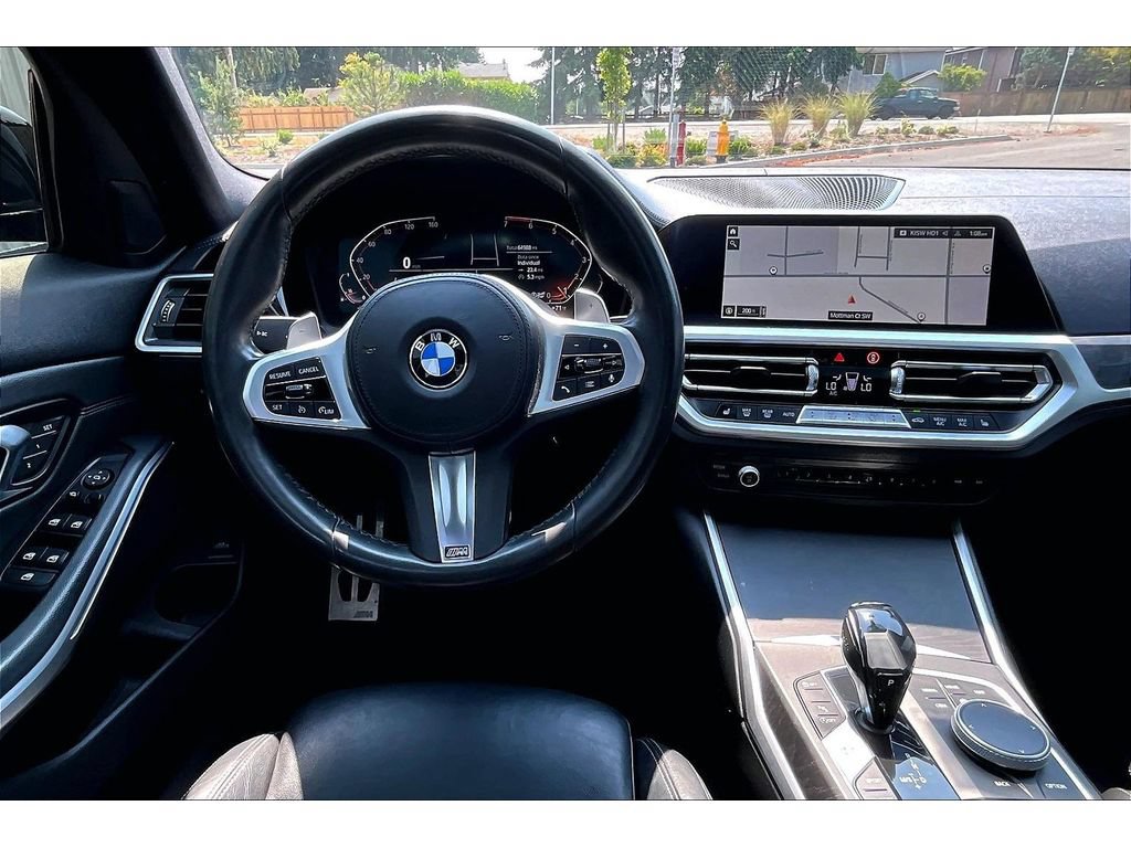 Used 2020 BMW 330i Sedan w/ M Sport Package RWD image 5