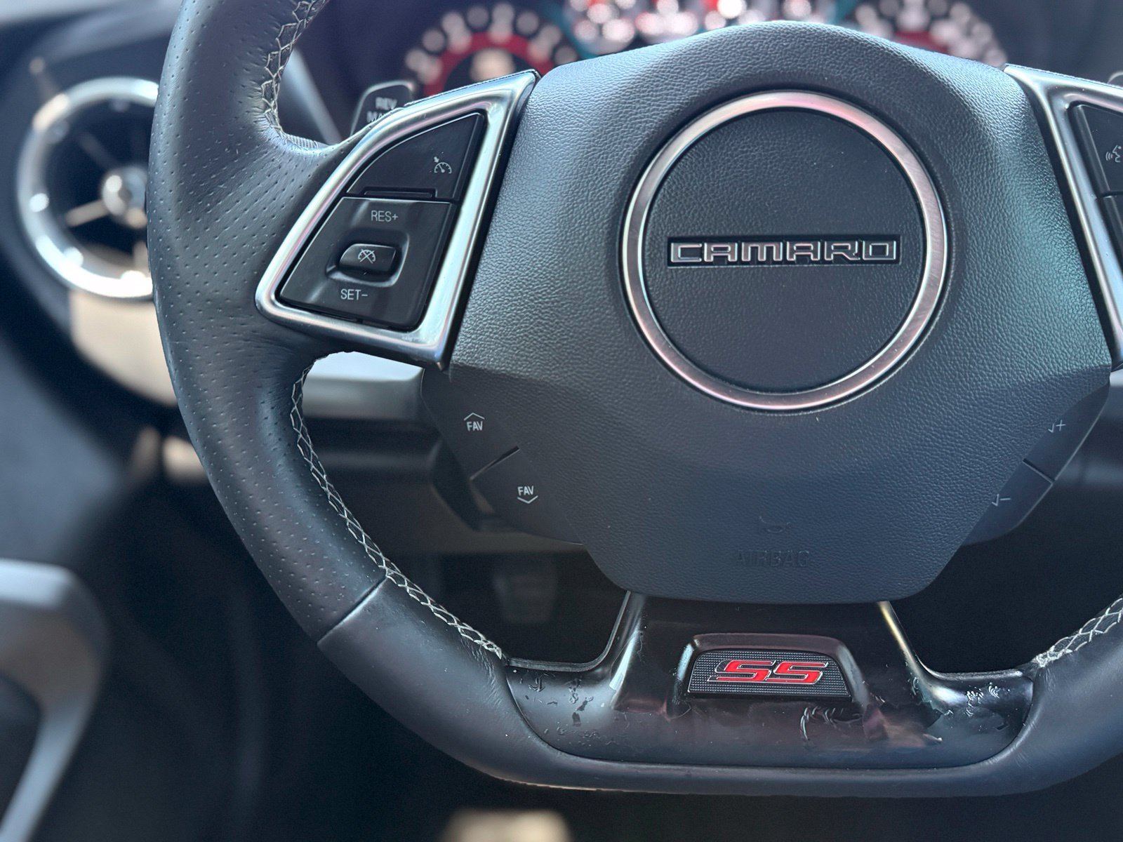 Used 2018 Chevrolet Camaro SS RWD image 26