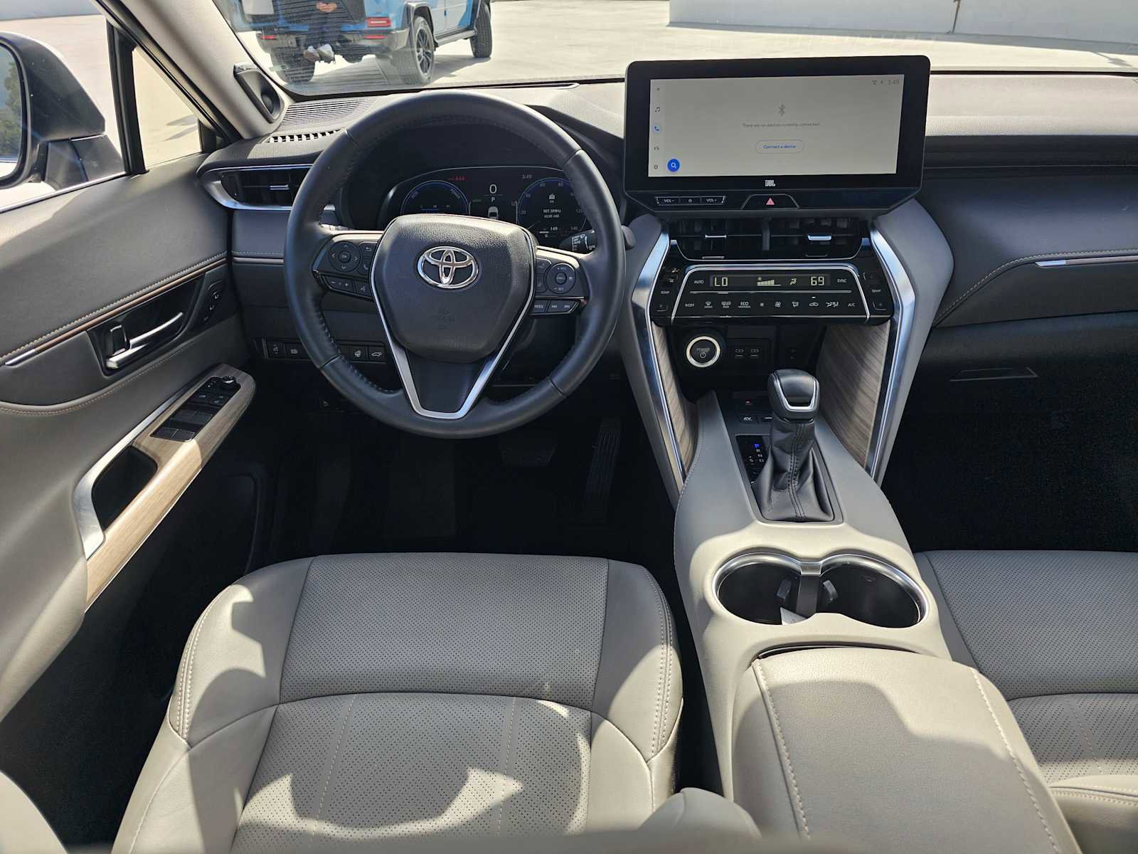 Used 2024 Toyota Venza Limited AWD/4WD image 18