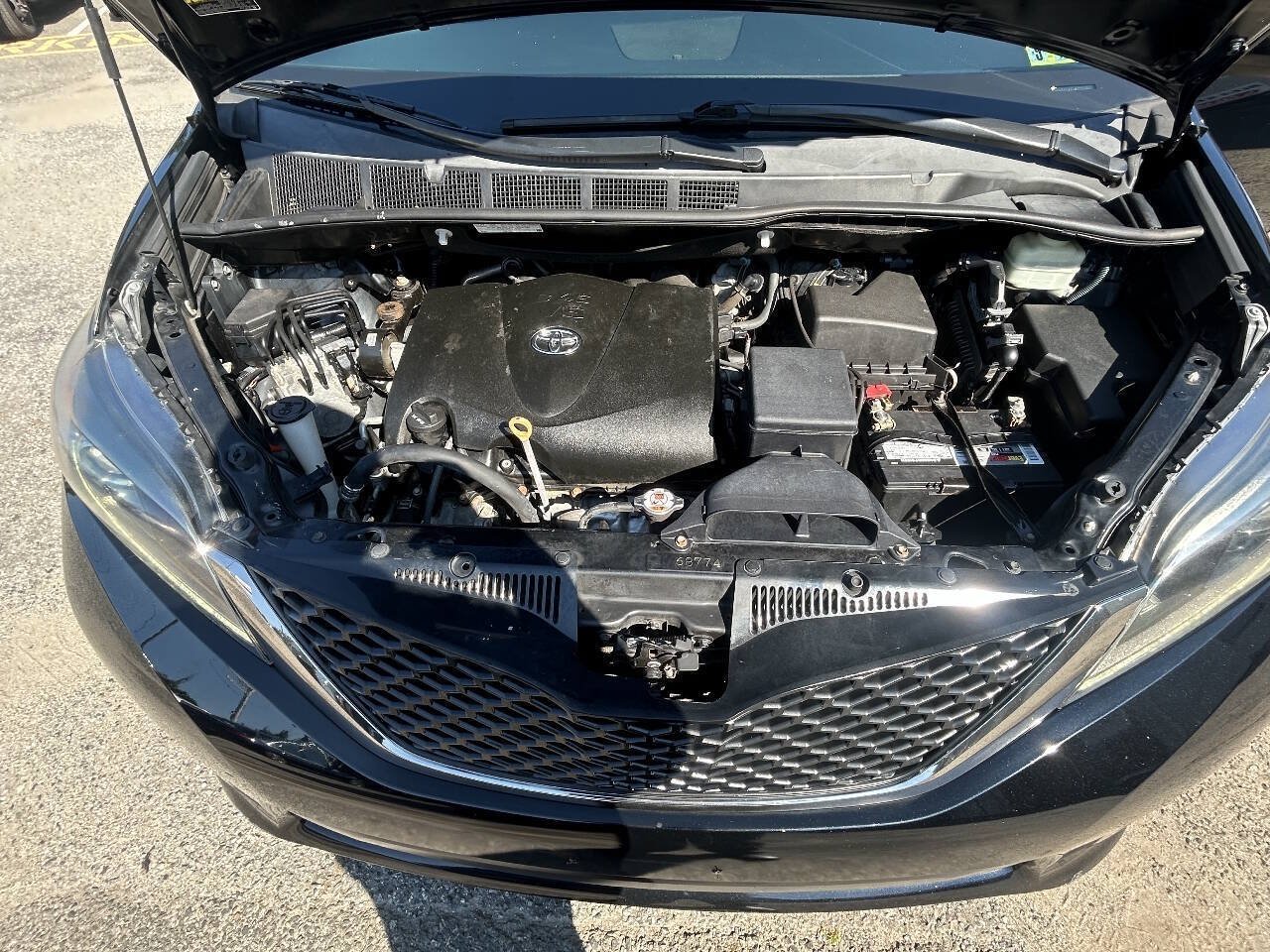 Used 2017 Toyota Sienna SE Premium FWD image 28